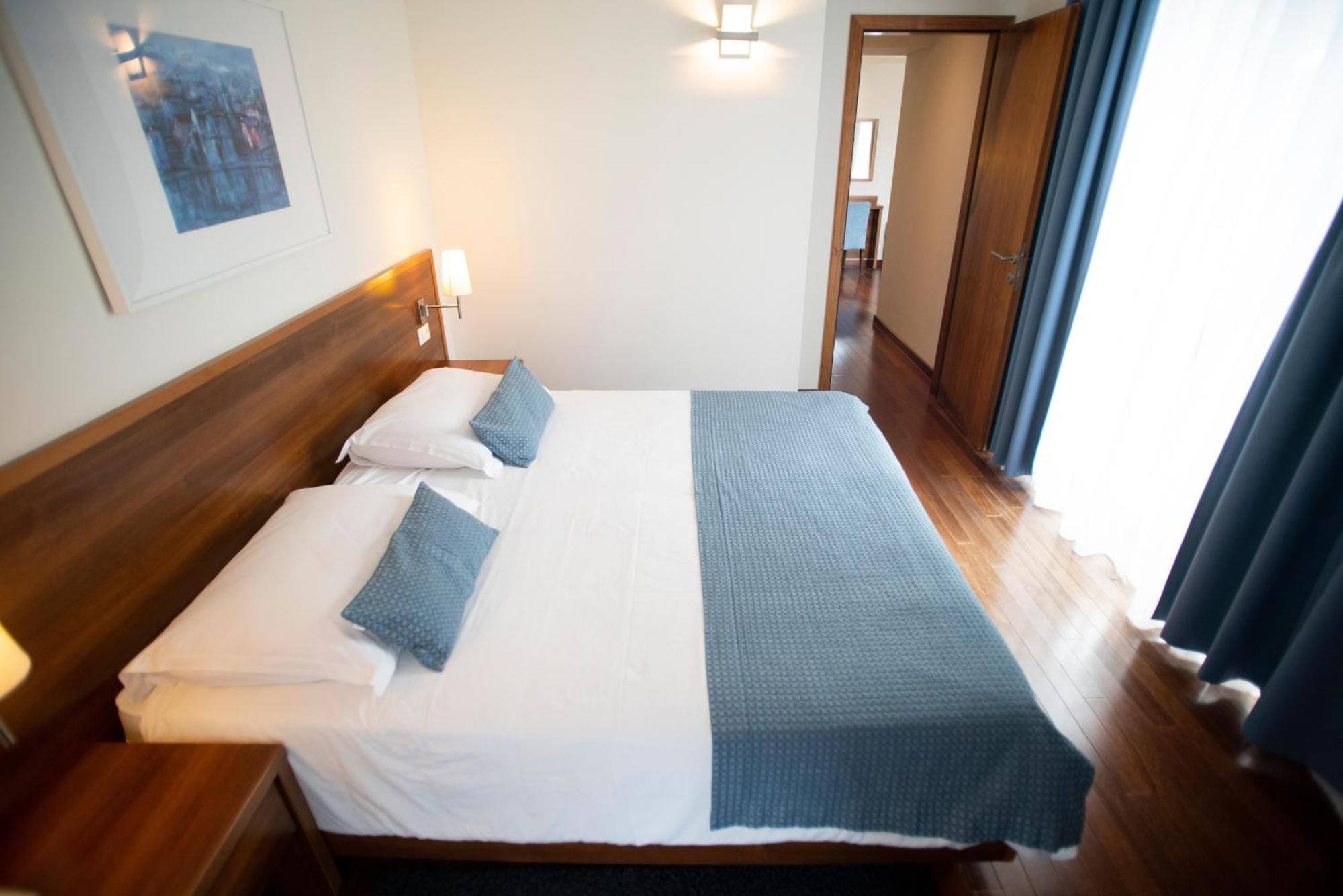Aminess Vival Velaris Resort Supetar Bagian luar foto