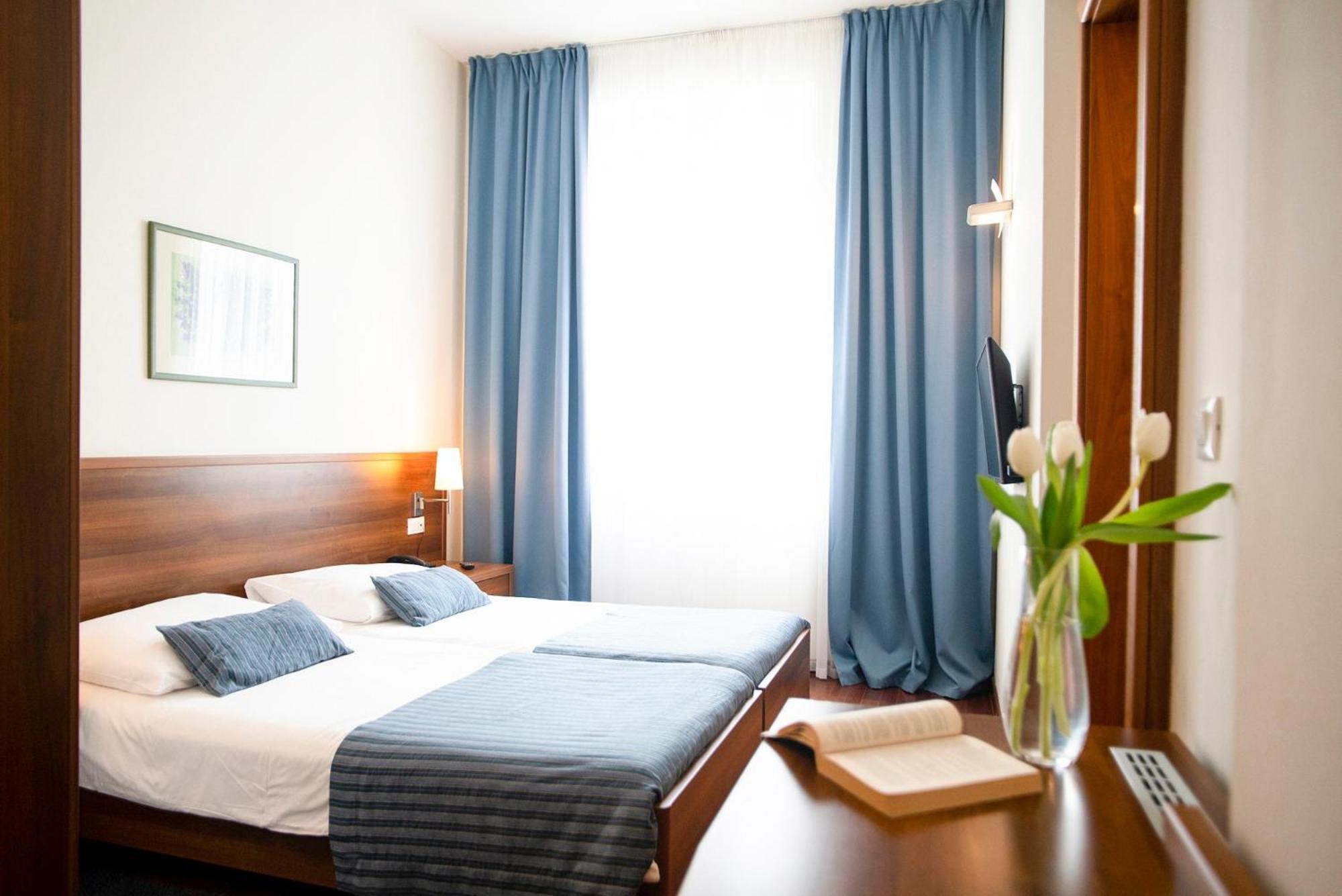 Aminess Vival Velaris Resort Supetar Bagian luar foto