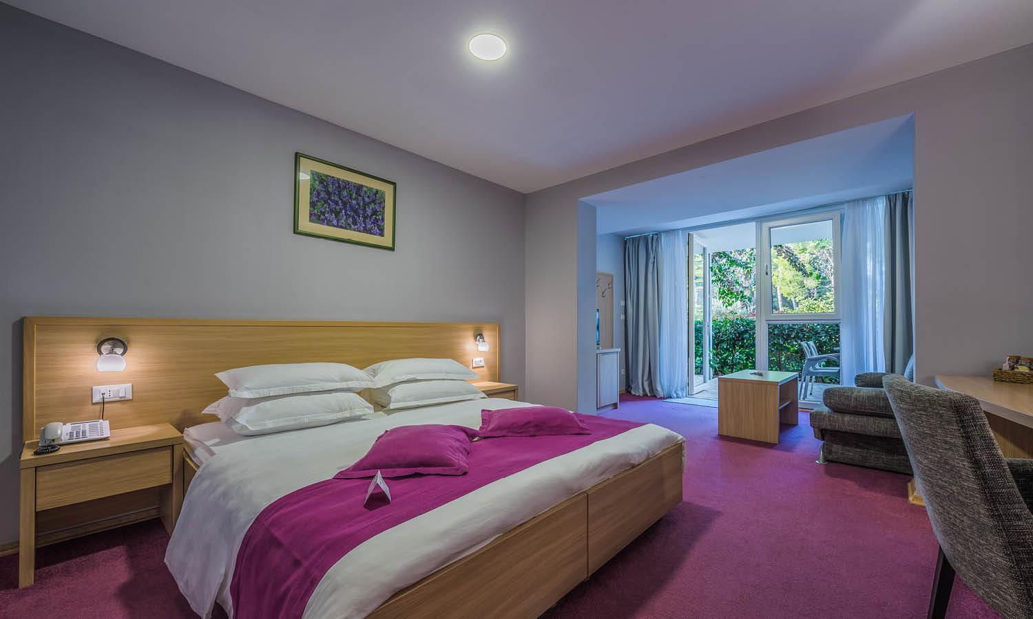 Aminess Vival Velaris Resort Supetar Bagian luar foto