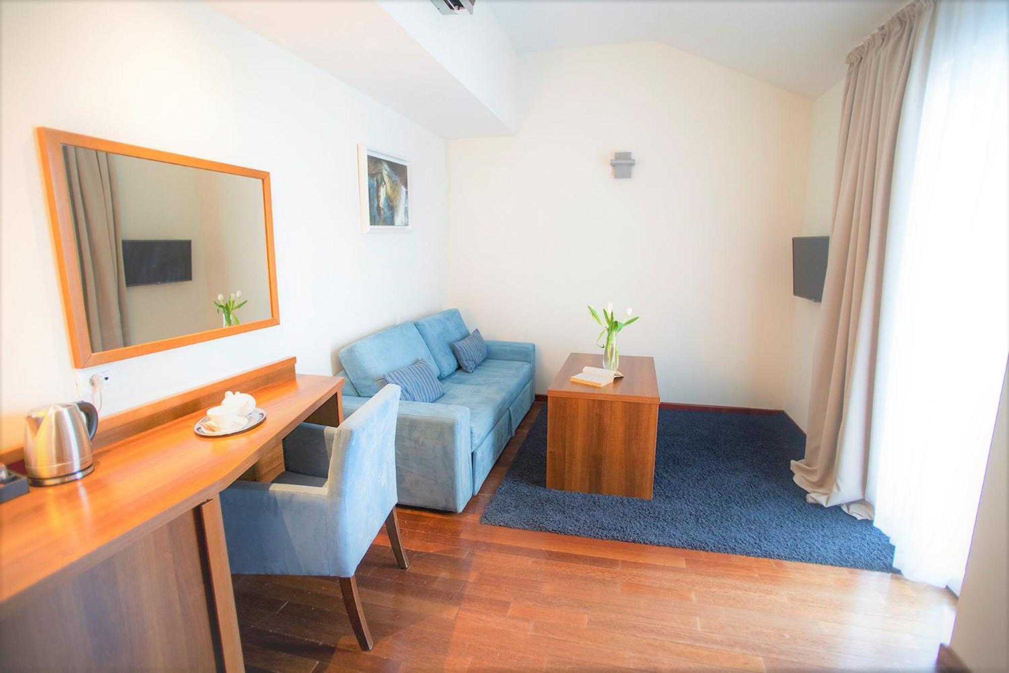 Aminess Vival Velaris Resort Supetar Bagian luar foto