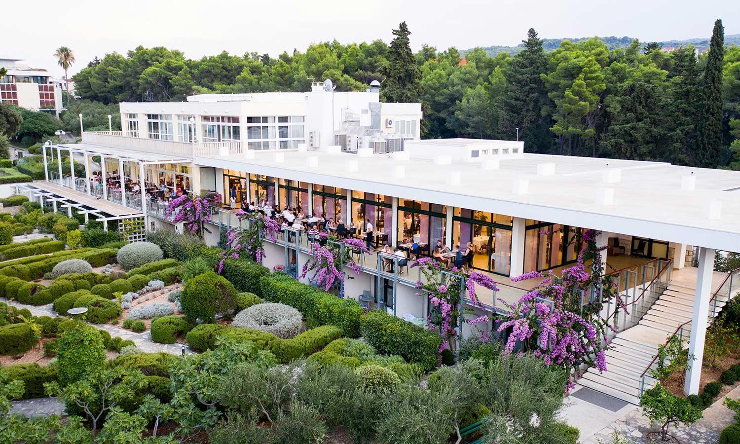 Aminess Vival Velaris Resort Supetar Bagian luar foto