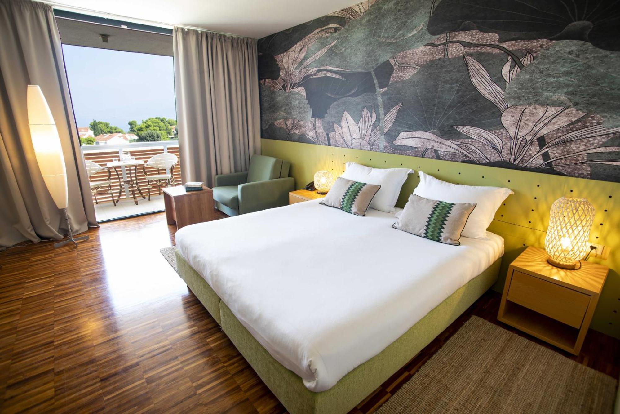 Aminess Vival Velaris Resort Supetar Bagian luar foto